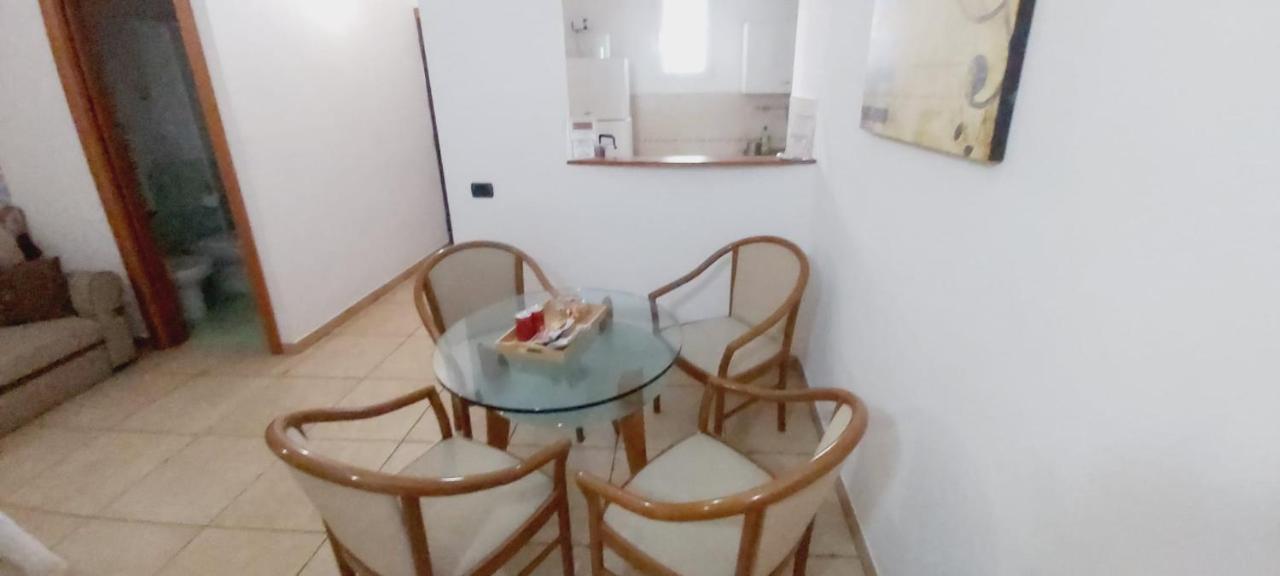 Mamo1 - Appartamento In Pieno Centro Citta Bari Esterno foto