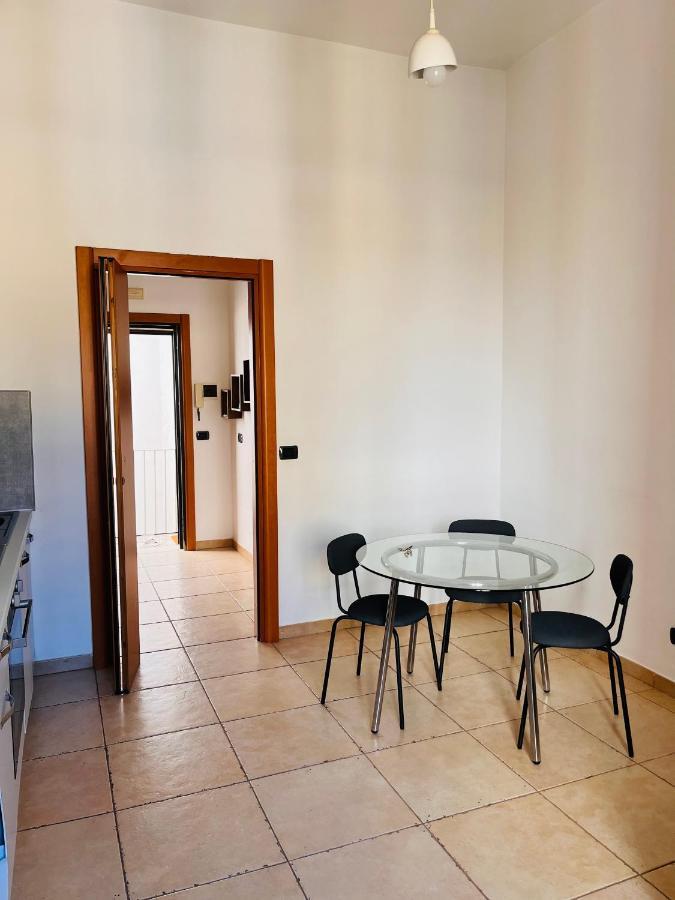 Mamo1 - Appartamento In Pieno Centro Citta Bari Esterno foto