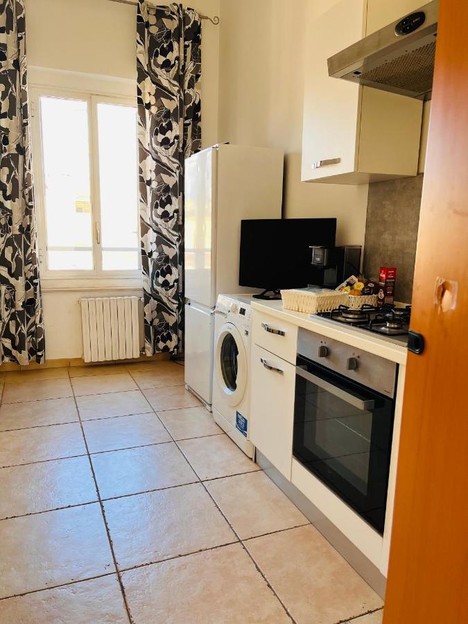 Mamo1 - Appartamento In Pieno Centro Citta Bari Esterno foto